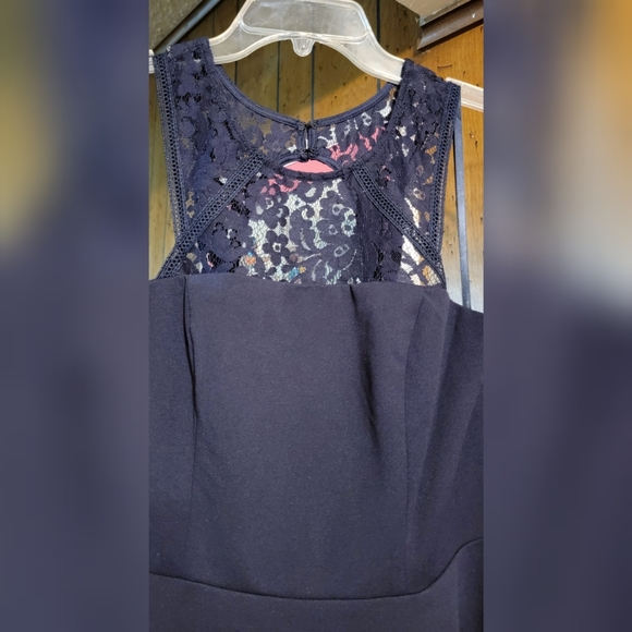 Navy Lace Detail Cocktail Dress Size 9 Juniors - Picture 2 of 4
